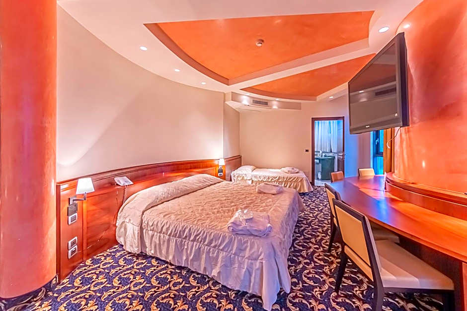 Dado Hotel International