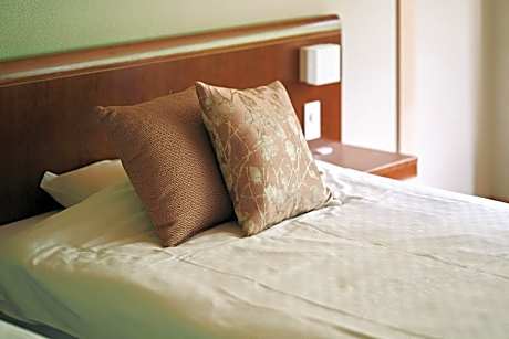 Deluxe Twin Room with River View - Non-Smoking