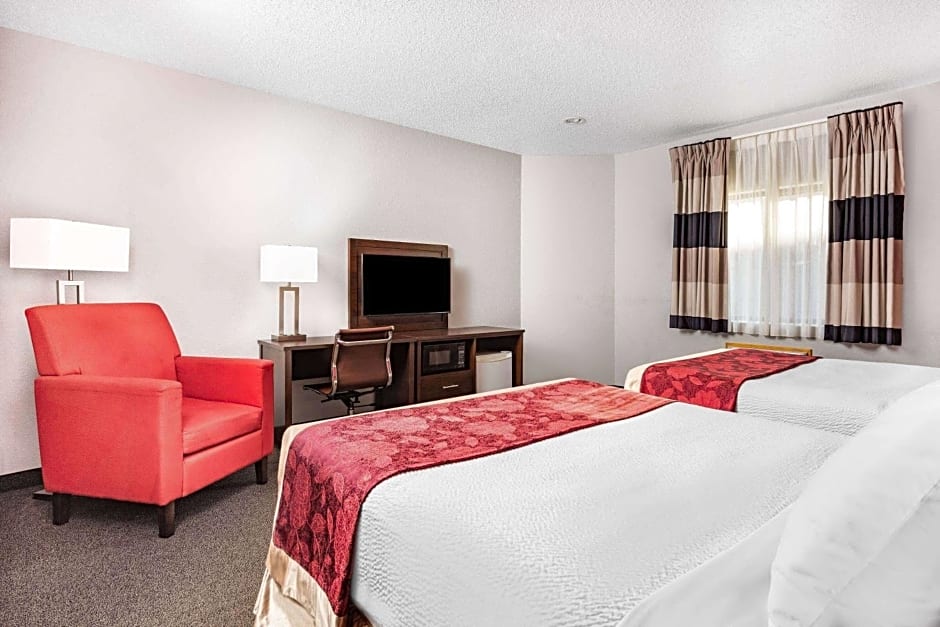 Ramada by Wyndham Keystone Near Mt Rushmore