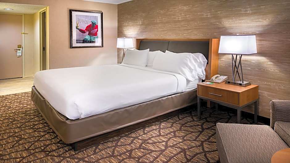 Holiday Inn Hotel & Suites Warren By IHG