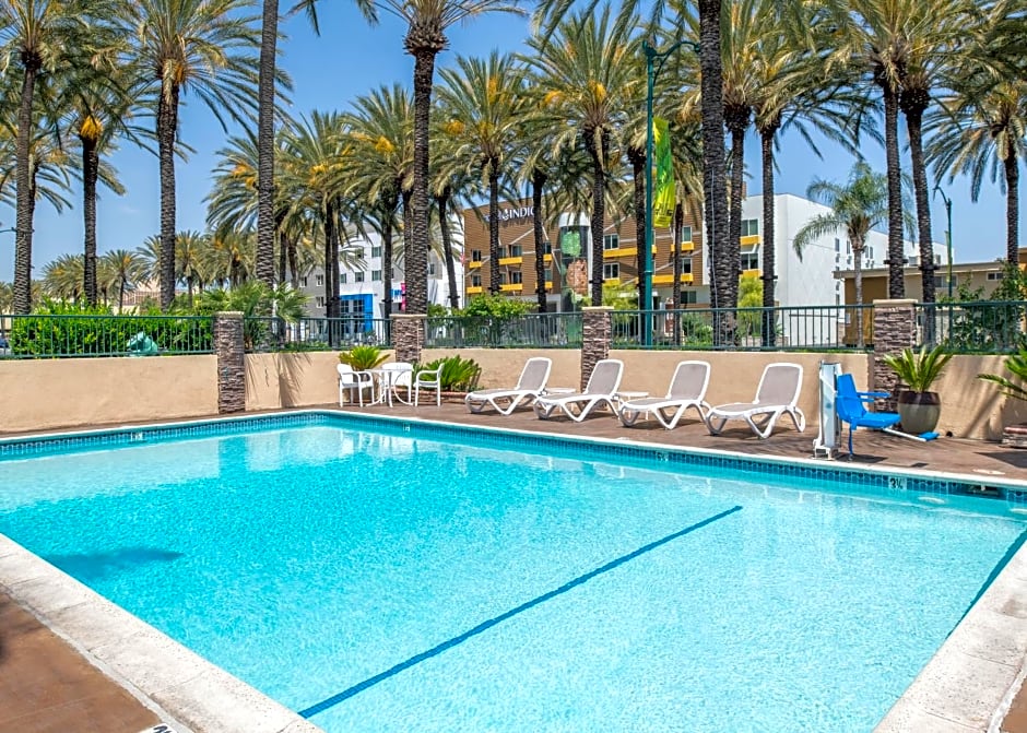 Anaheim Islander Inn And Suites