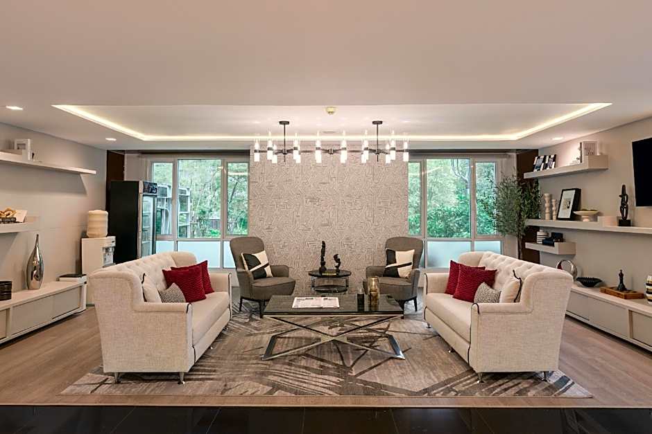 Beverly 33 by Aspira