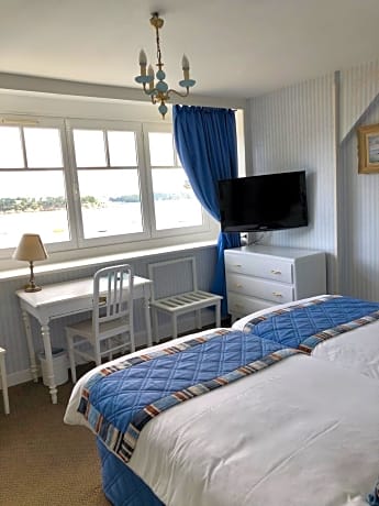 Double or Twin Room with Sea View without Balcony