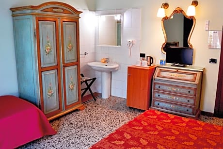 Triple Room with Shared Bathroom