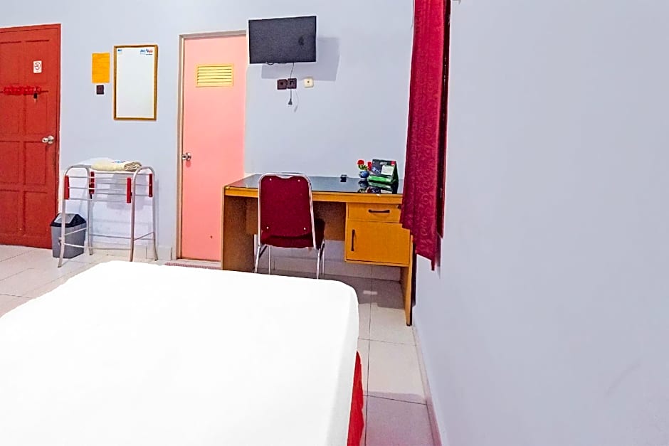 Hotel O Wisma Arwini Syariah Near Benteng Balangnipa