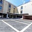 Docking Hotel