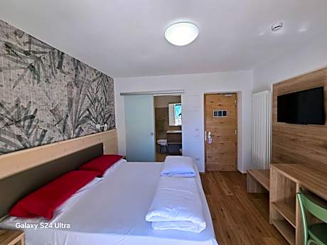 Double or Twin Room with Balcony and Lake View