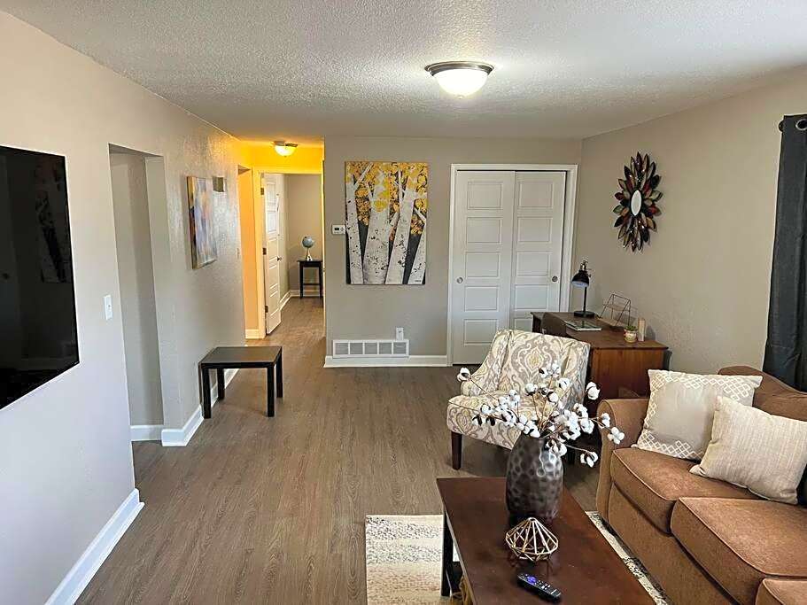 Spacious Westminster 2bd/1ba
