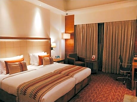 DELUXE SINGLE TWIN ROOM