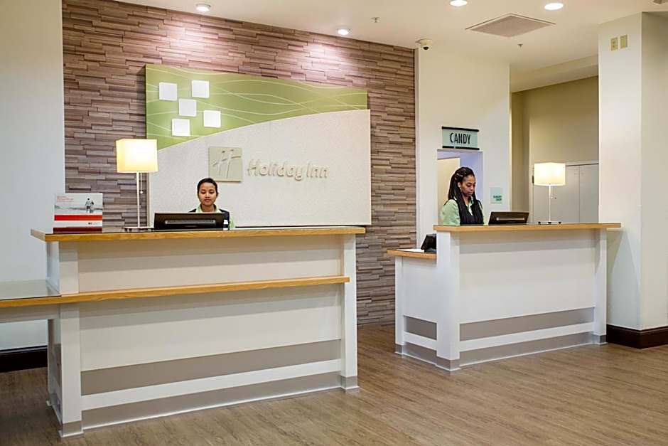 Holiday Inn Hotel & Suites Bloomington Airport By IHG