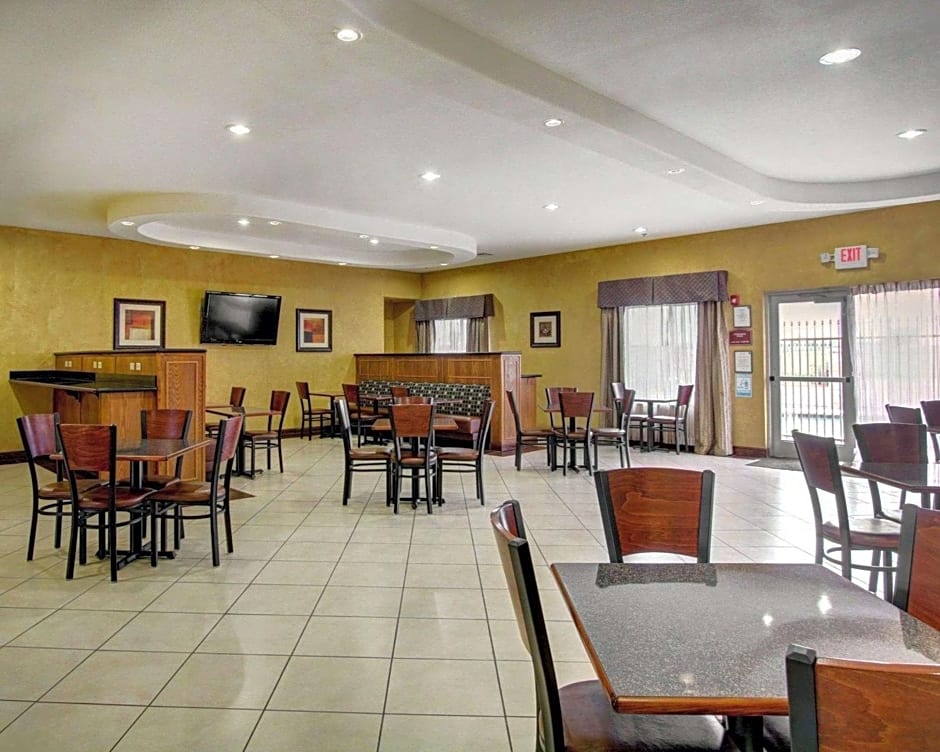 Comfort Inn & Suites Alvarado