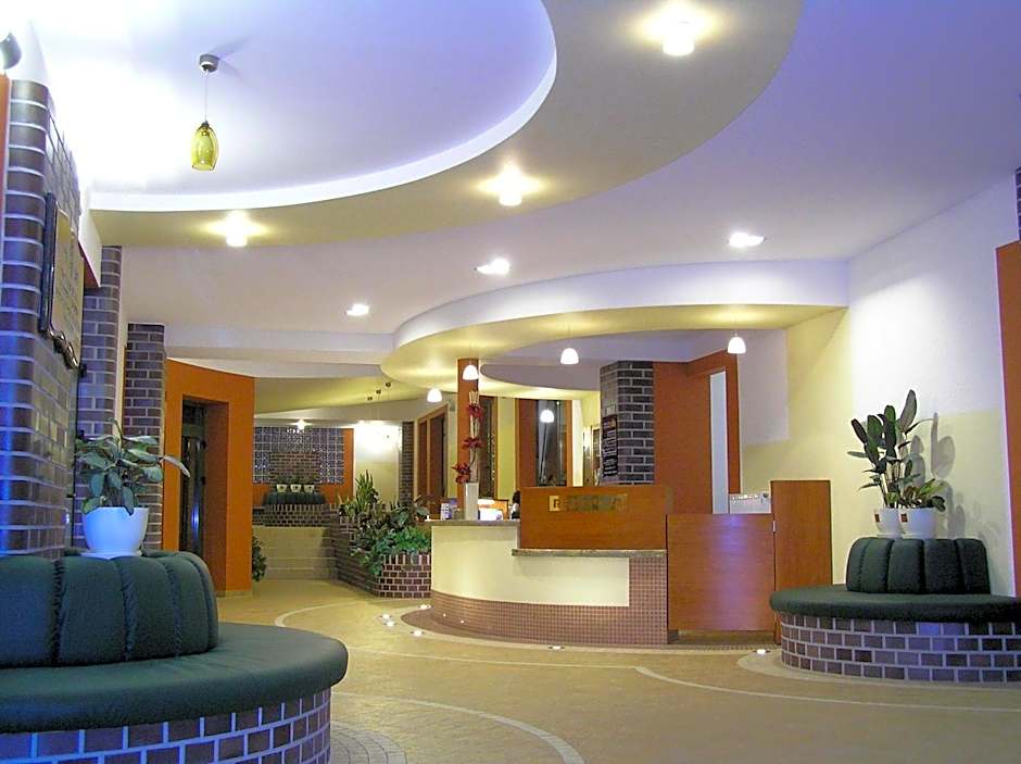 Kompleks Hotelowy Logos