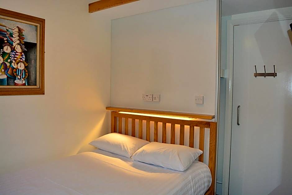 London Visitors Hotel