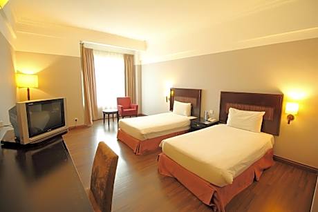 Standard Deluxe Twin Room