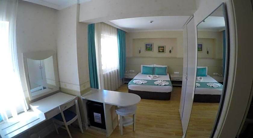 Almena Hotel