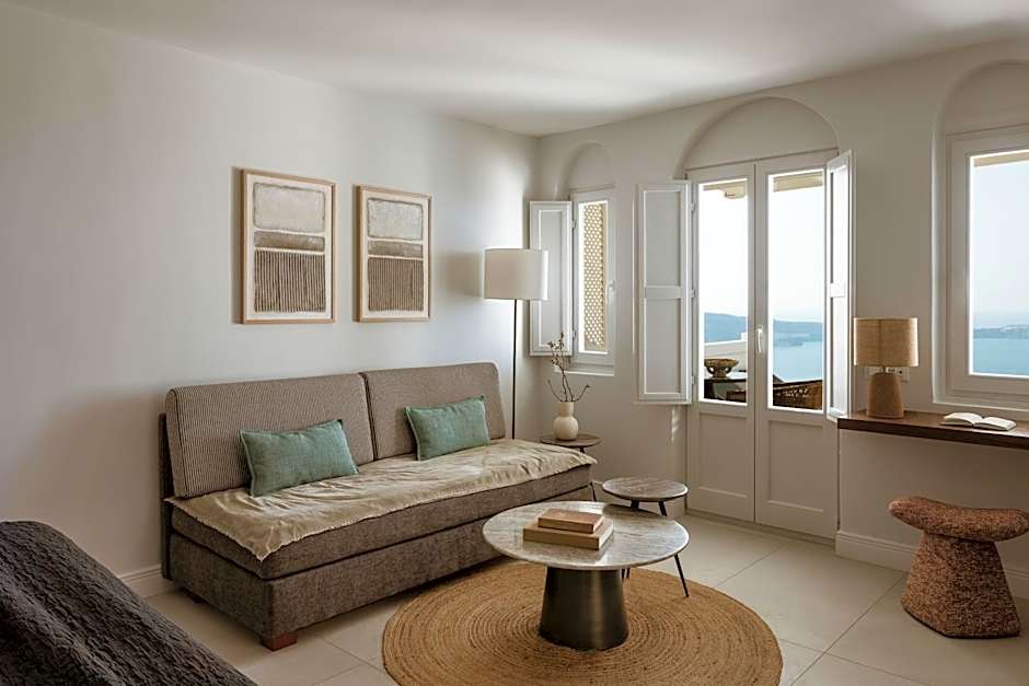 Aqua Luxury Suites by NOMÉE Hospitality Group
