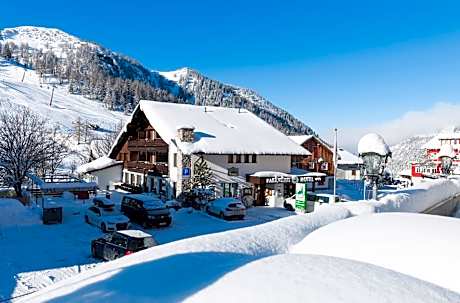 Hotel Falknerei Galina