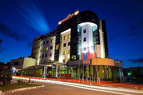 Diplomat Plaza Hotel & Resort