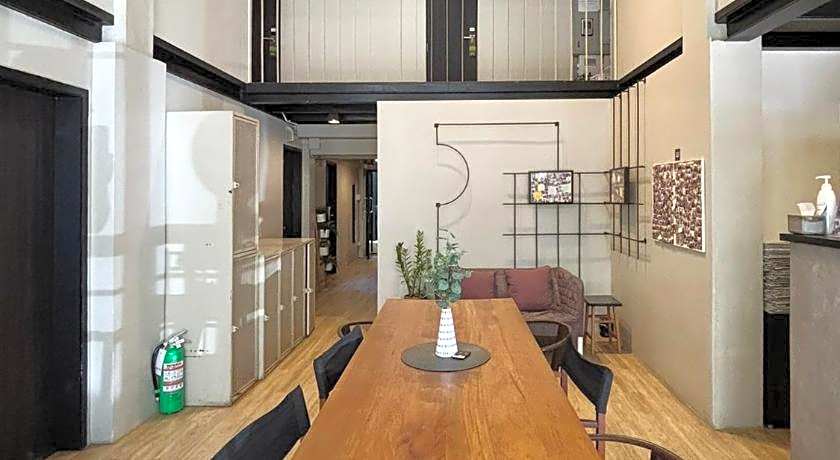 Monomer Hostel