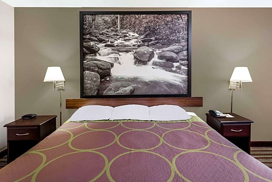 Super 8 by Wyndham Chattanooga Ooltewah