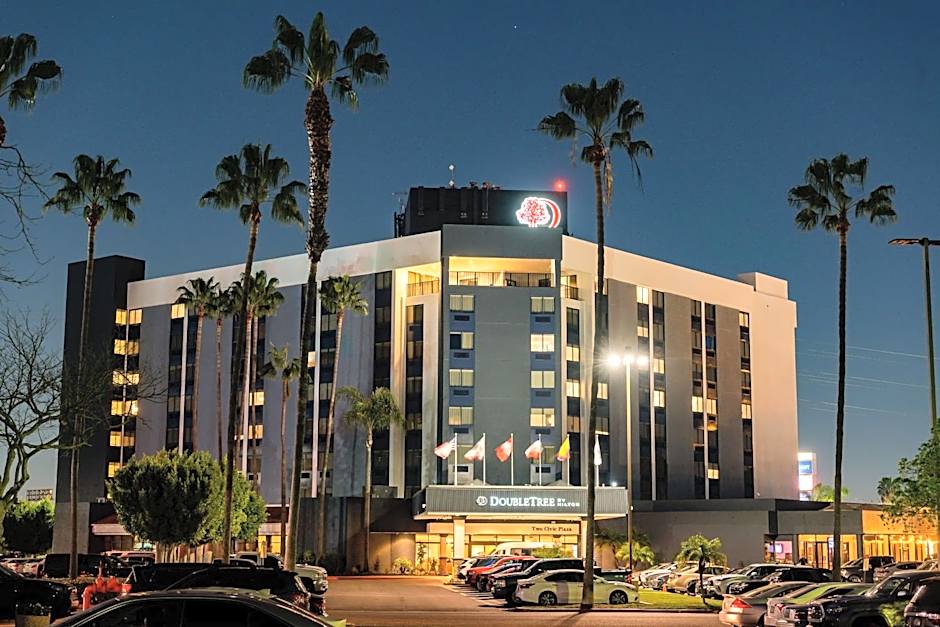 DoubleTree by Hilton Hotel Carson