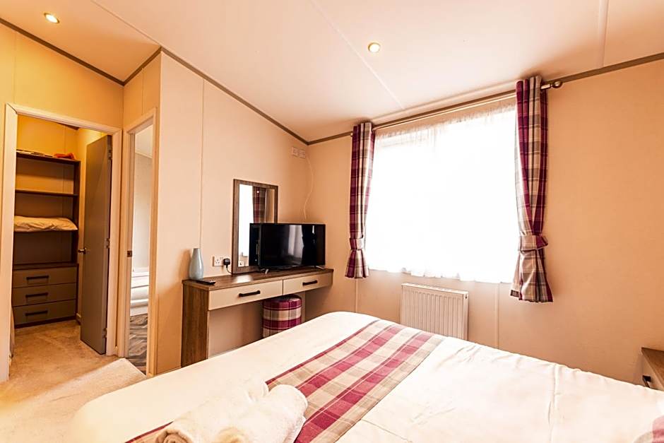 Springwell Lodge With Hot Tub