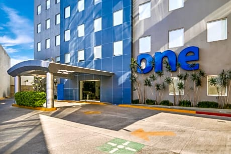 One Leon Poliforum
