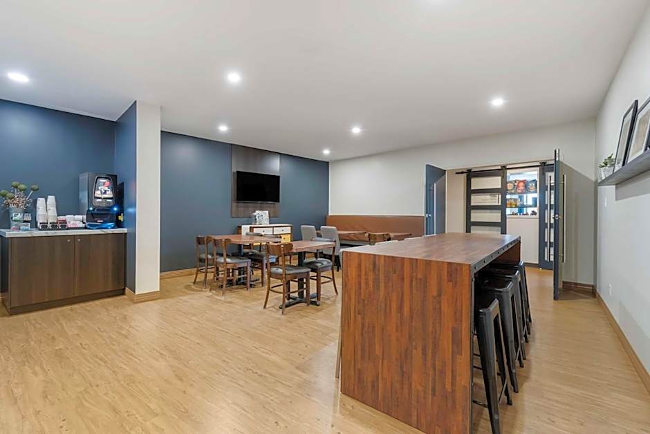 Villa Inn &amp; Suites, SureStay Collection by Best Western