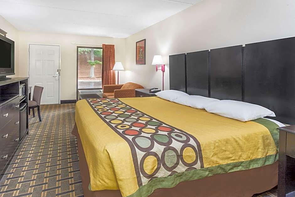 Super 8 by Wyndham Decatur/Lithonia/Atl Area