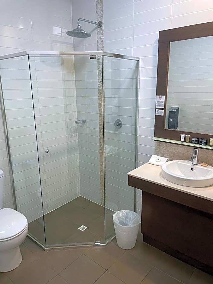 Sfera's Park Suites & Convention Centre