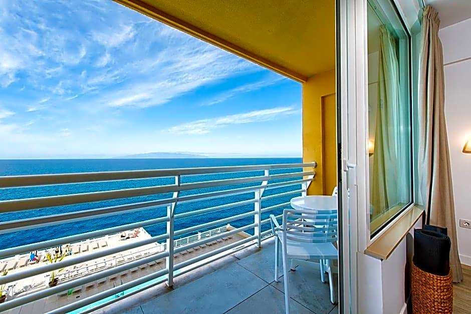 Atlantic Holiday Hotel