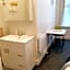 Work and Travel Stay Central City