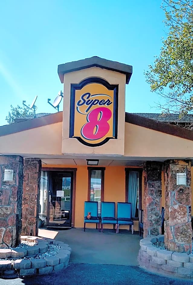 Super 8 by Wyndham Craig