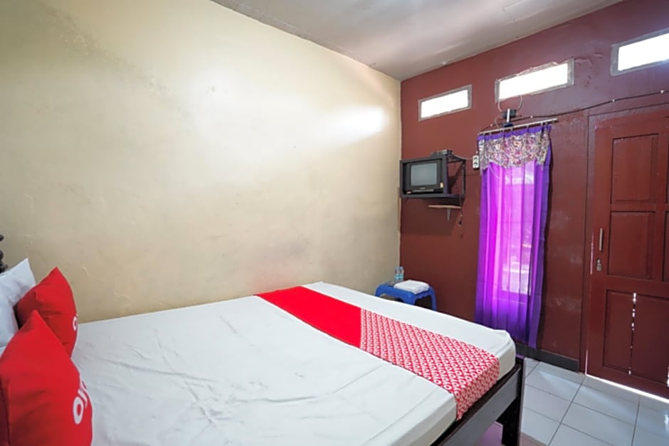 OYO 927 Carina Hotel