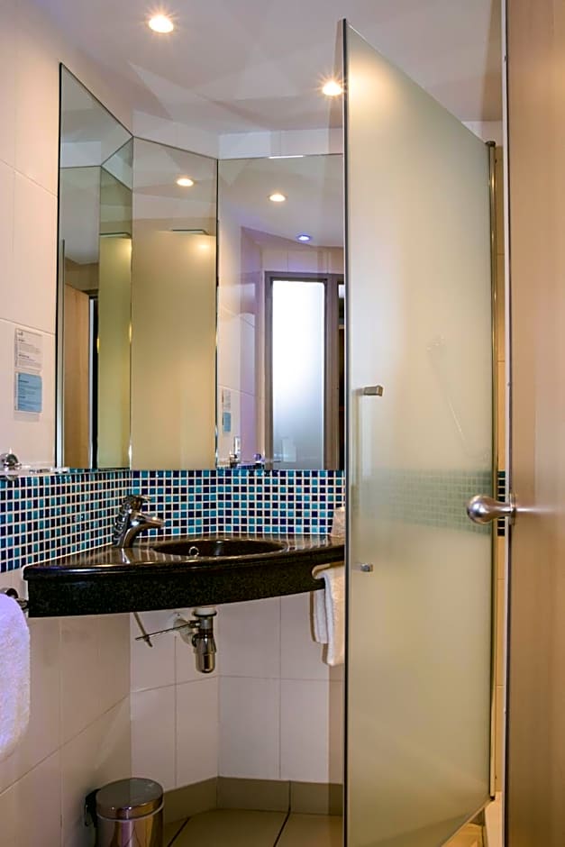 Holiday Inn Express Toulouse Airport By IHG