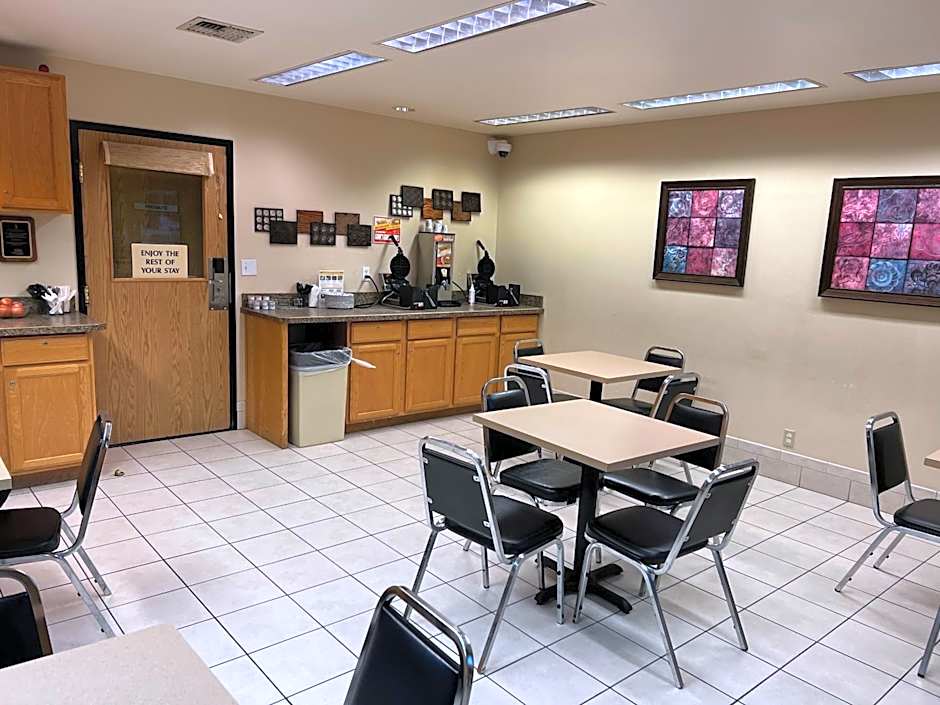 Lavissh Inn and Suites