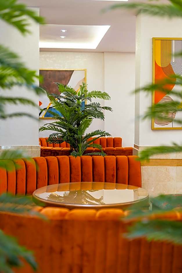 Intouriste Hôtel & Suites