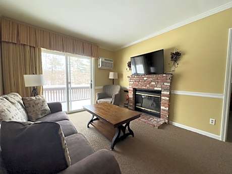 King Suite with fireplace