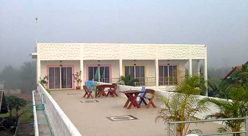 Baan Chom Jan Suan Phung