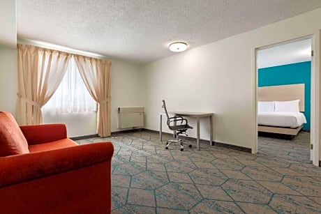 1 King Bed 1 Bedroom Suite First Floor Patio Door Non-Smoking