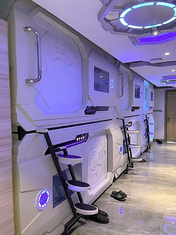 Jianpuke Space Capsule Backpacker Hostel