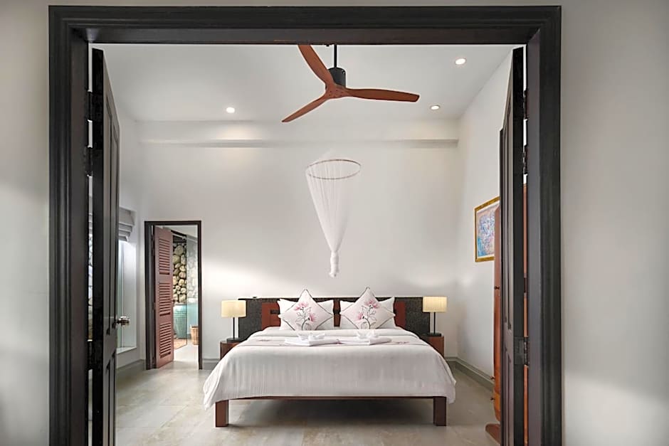 Photo 1 of 8 of Suite
