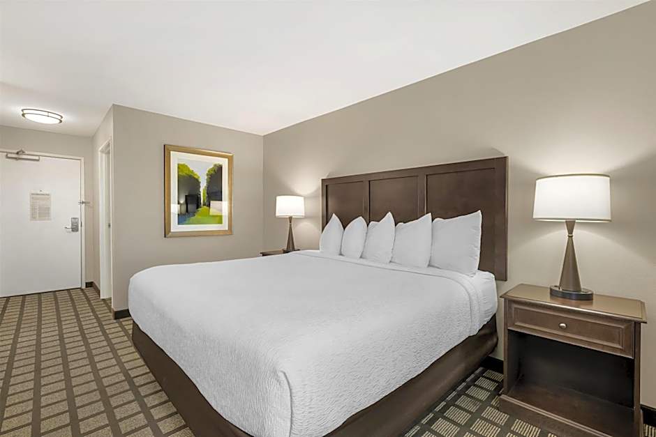 Best Western North Bryant Inn