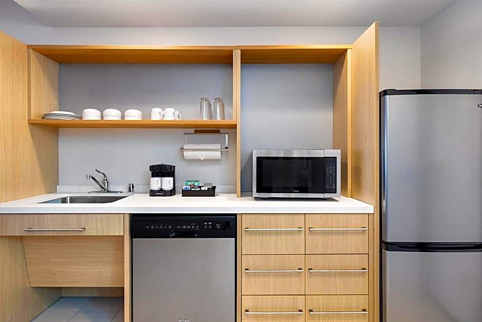 Home2 Suites by Hilton Milwaukee Brookfield