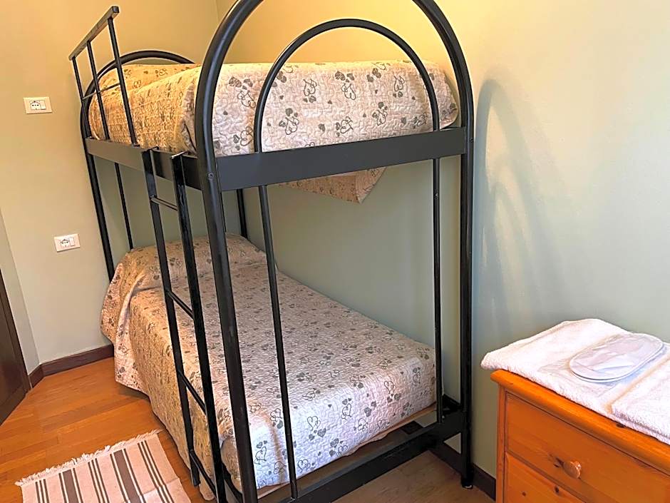 Hotel Diffuso Il Portichetto sulla collina a Vezio Perledo