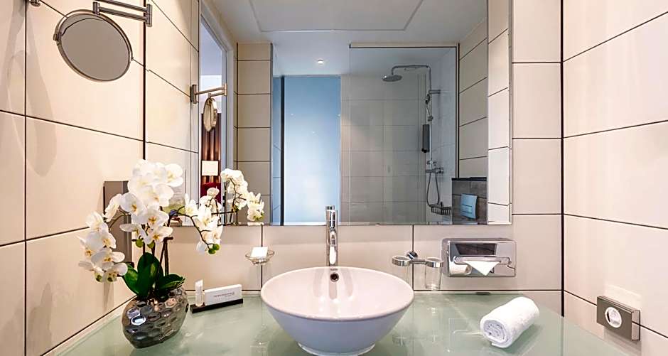 PLAZA Premium Grand Winston