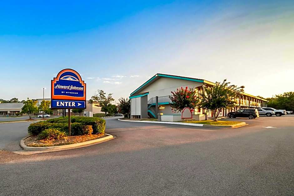 Howard Johnson by Wyndham Columbus Fort Benning