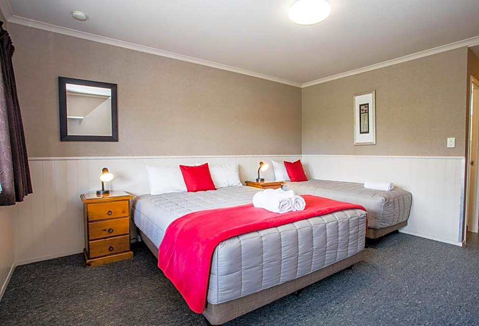 Te Anau Top 10 Holiday Park and Motels