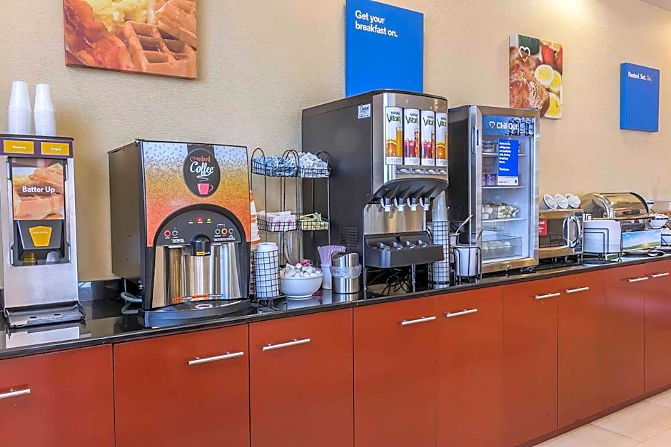 Comfort Inn & Suites LaGuardia Airport