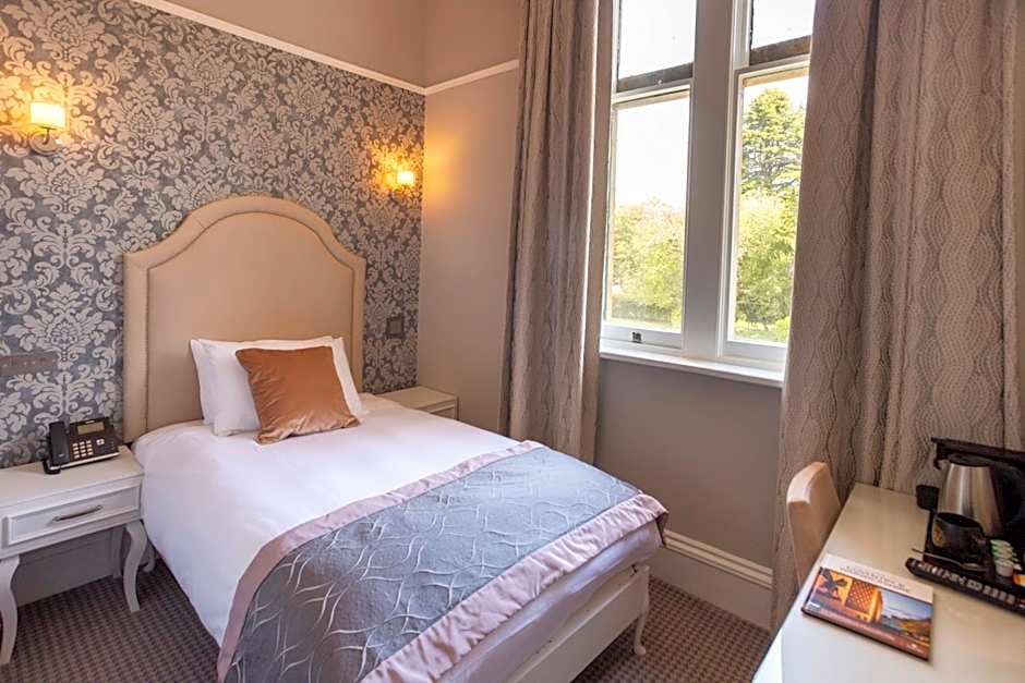 Wroxall Abbey Hotel & Estate